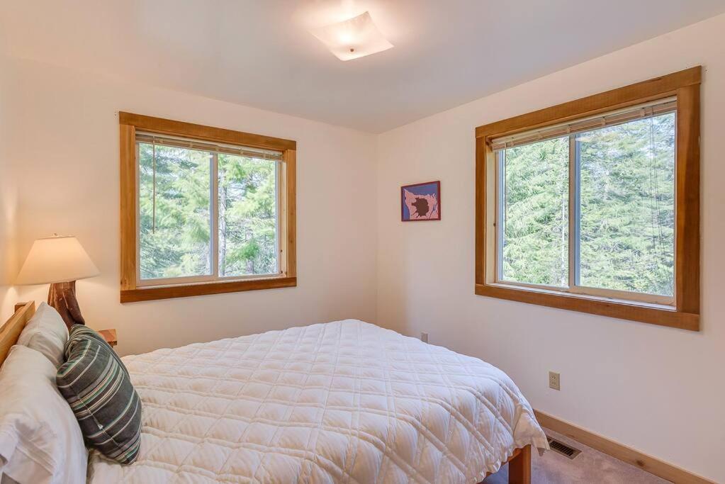 Hot Tub Cool Views: Roaring Creek Cabin Leavenworth Zewnętrze zdjęcie